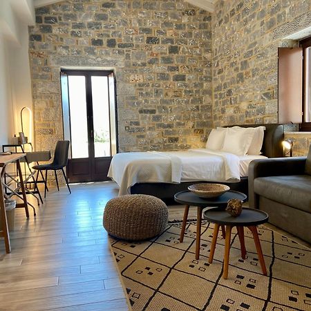 Manifest Boutique Hotel Oitilon Bagian luar foto