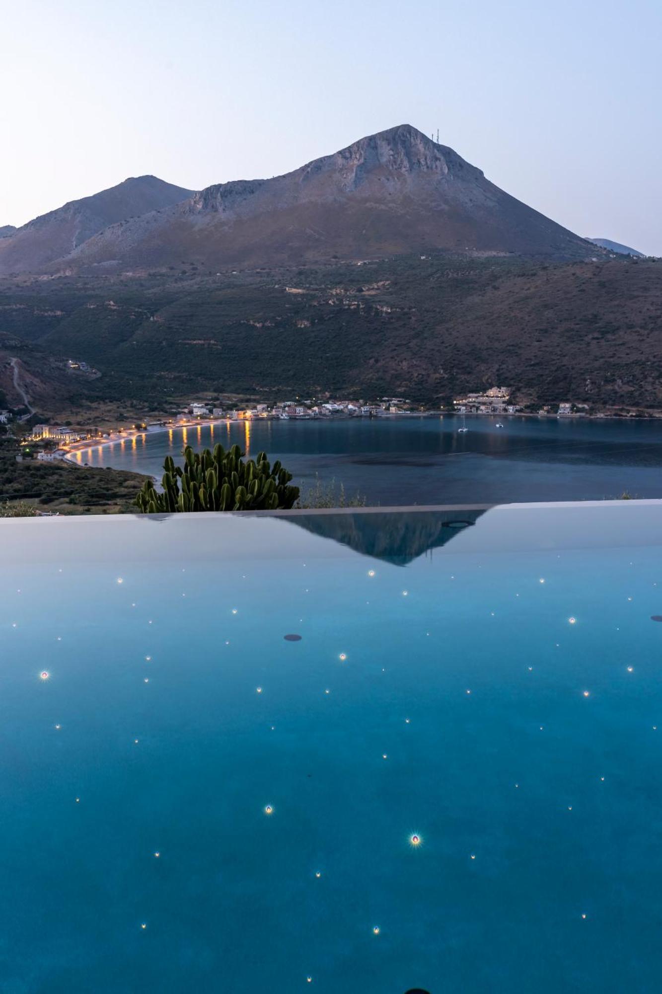 Manifest Boutique Hotel Oitilon Bagian luar foto
